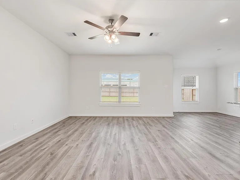 3111 W Frontier Ln — Photo 9