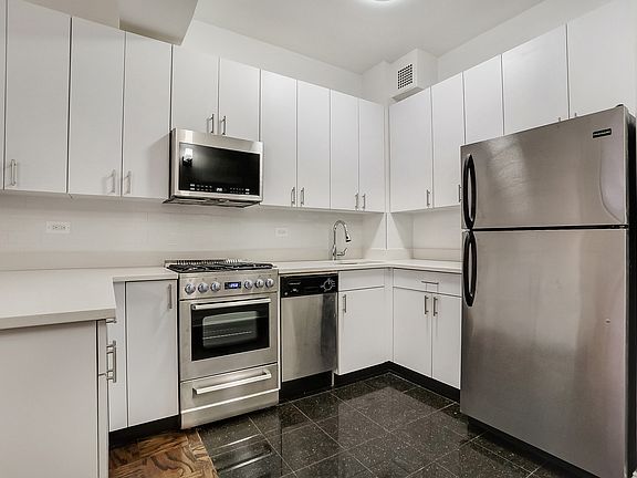 4th image of 235 W 22nd St APT 6S