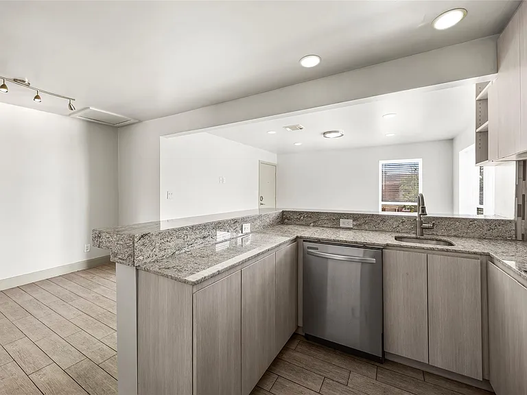 1710 Maryland St #B — Photo 7