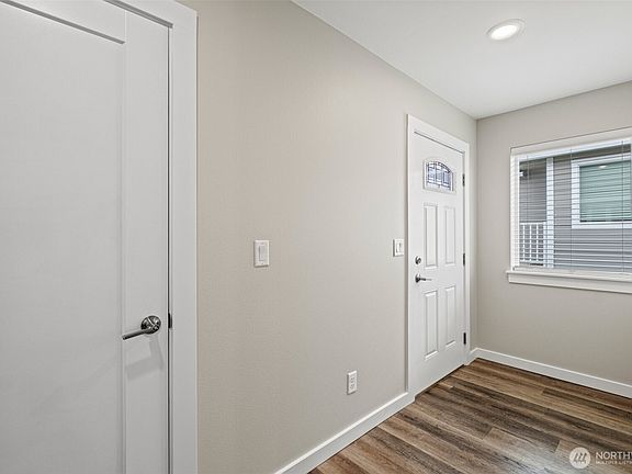 2nd image of 123 E 9th Avenue #18
