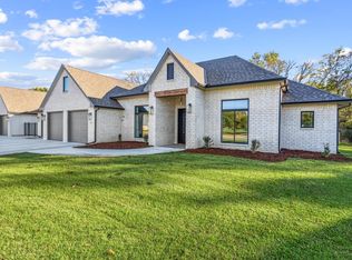 323 E River Birch Cir, Haysville, KS 67060