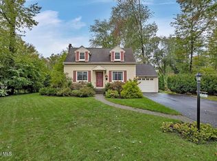 1920 Hexam Rd, Niskayuna, NY 12309
