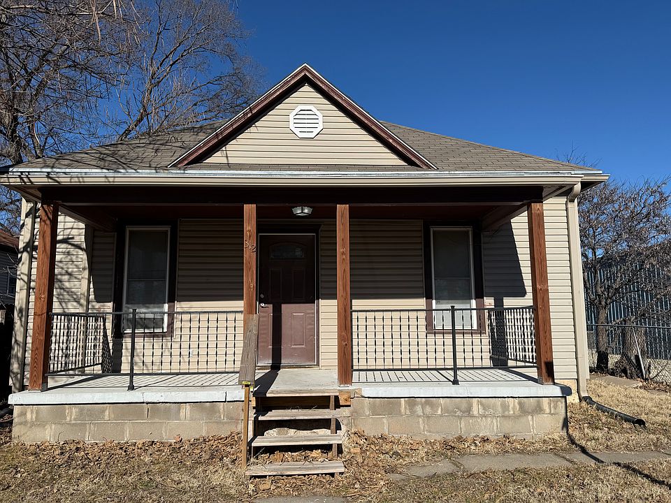1st image of 312 E 11th St
