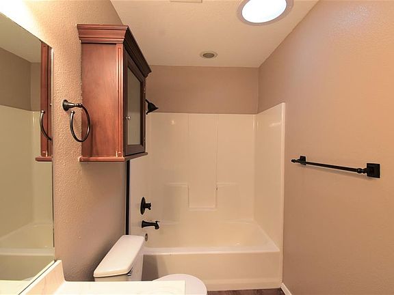 4th image of 1389 Lindberg Ave