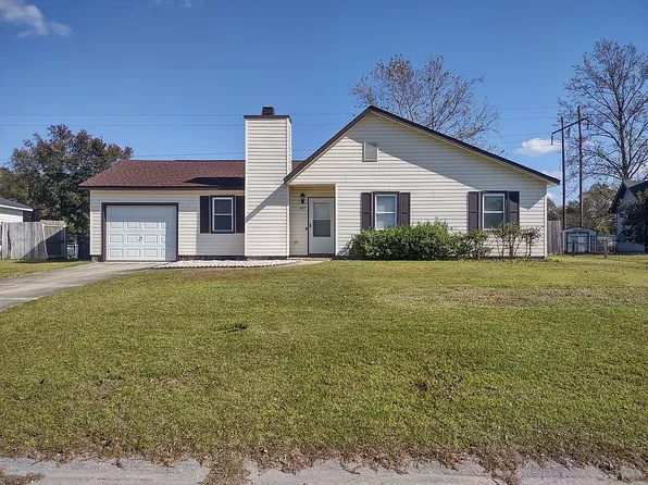 477 Hunting Green Dr, Jacksonville, NC 28546