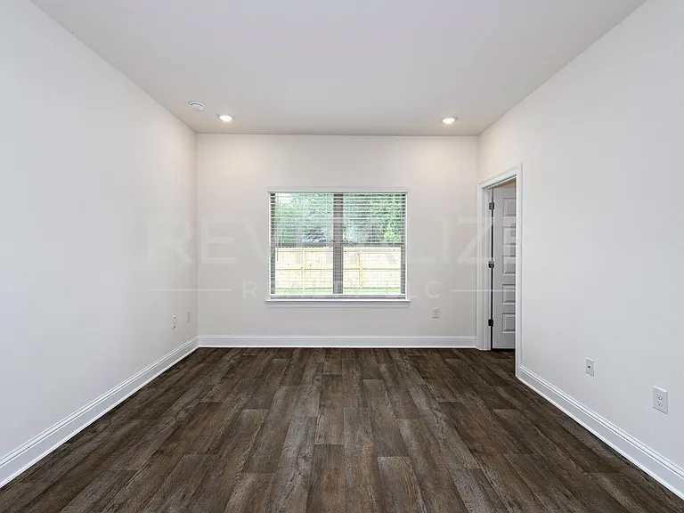 13330 Shea Cir — Photo 32