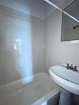 Rented by Universal Realty Group | media 5