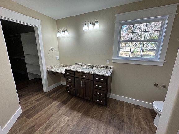 3rd image of 2516 S Schifferdecker Ave