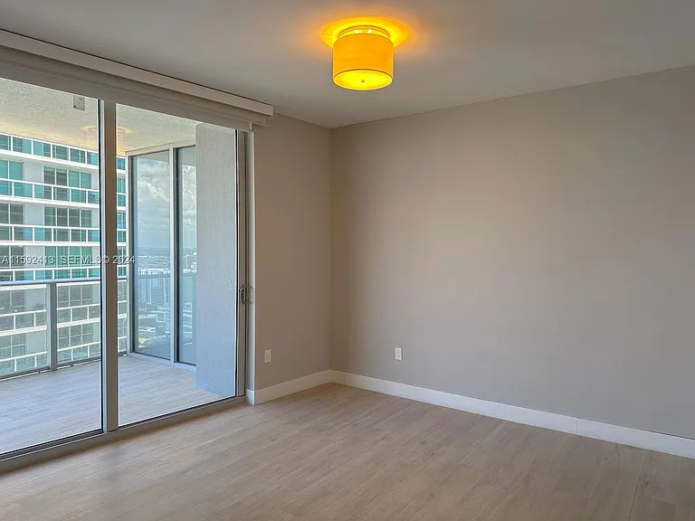 488 NE 18th St #1303 — Photo 7
