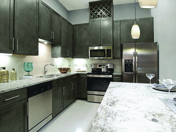 2nd image of 770 Xenia Ave S #324