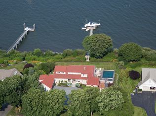 15 Honeysuckle Ln, Portsmouth, RI 02871