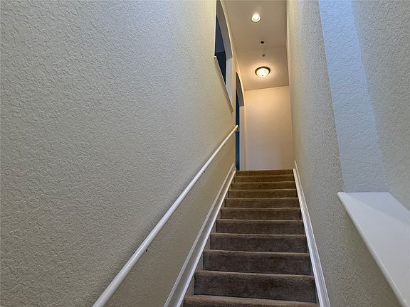 4th image of 96193 Stoney Dr #1704