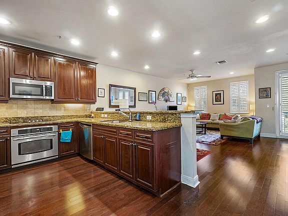 Home For Sale In Heritage Club