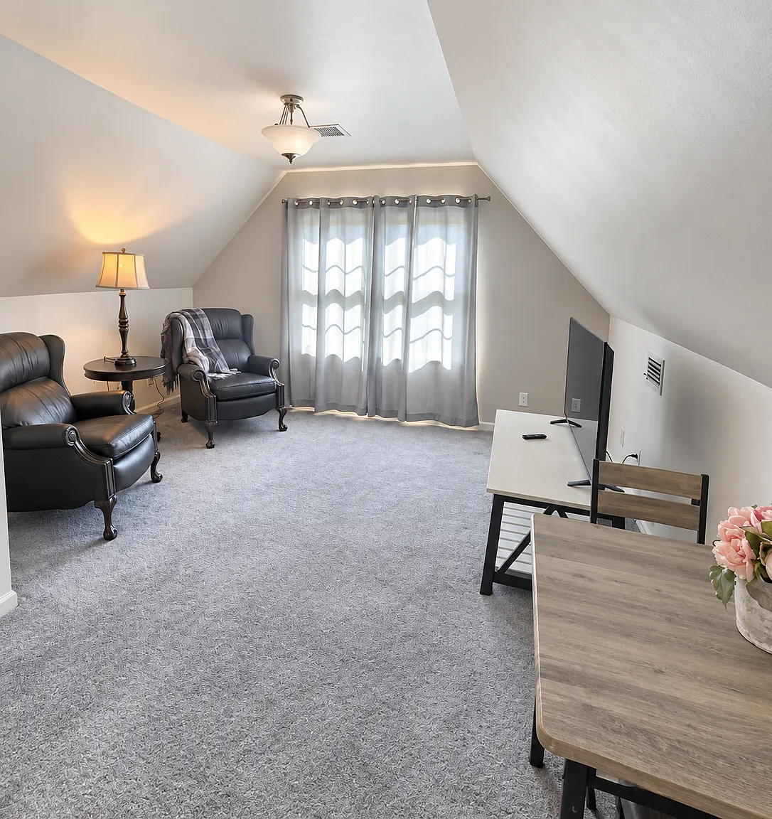 1 bed, 2500 sqft, $1,400 — Photo 3