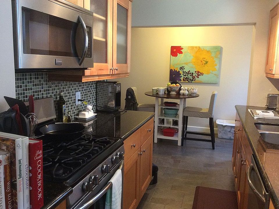 Eat in kitchen 