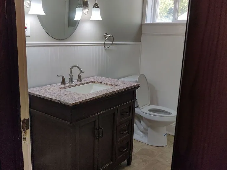 801 E Main St — Photo 9