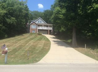 20128 Longview Dr, Lawrenceburg, IN 47025