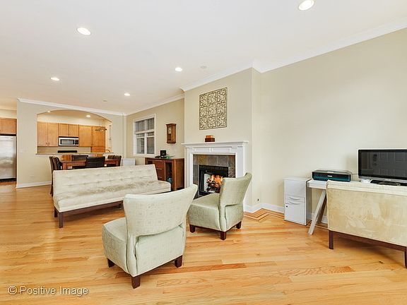 4th image of 2851 W Shakespeare Ave #1