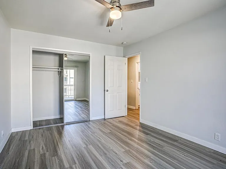 141 Johnston Ln #10 — Photo 5
