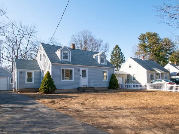 24 Lumae St, Springfield, MA 01119