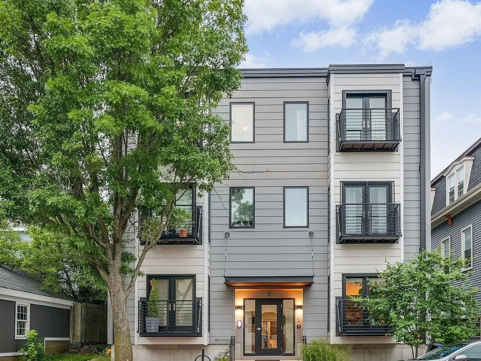 5 Cumberland Ave — Photo 1