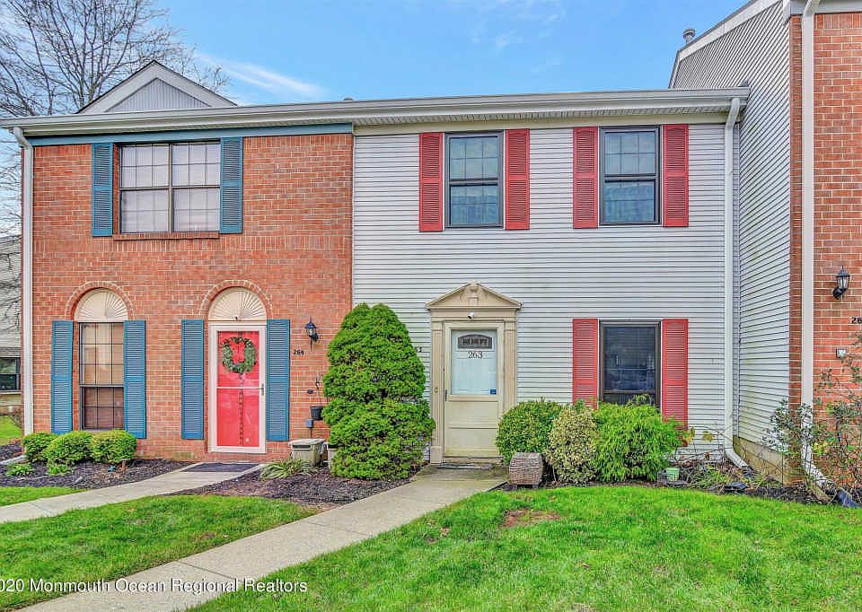 1st image of 263 Bromley Pl #263