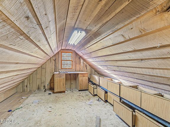 23rd image of 205 Tobby Hollow Ln
