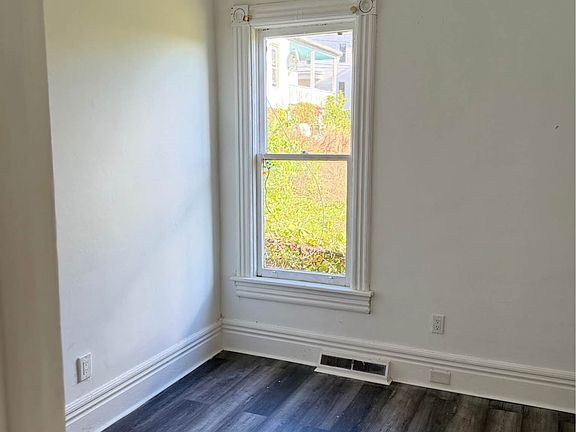 4th image of 5 Charles St APT 1