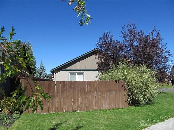 4th image of 62593 Hawkview Rd