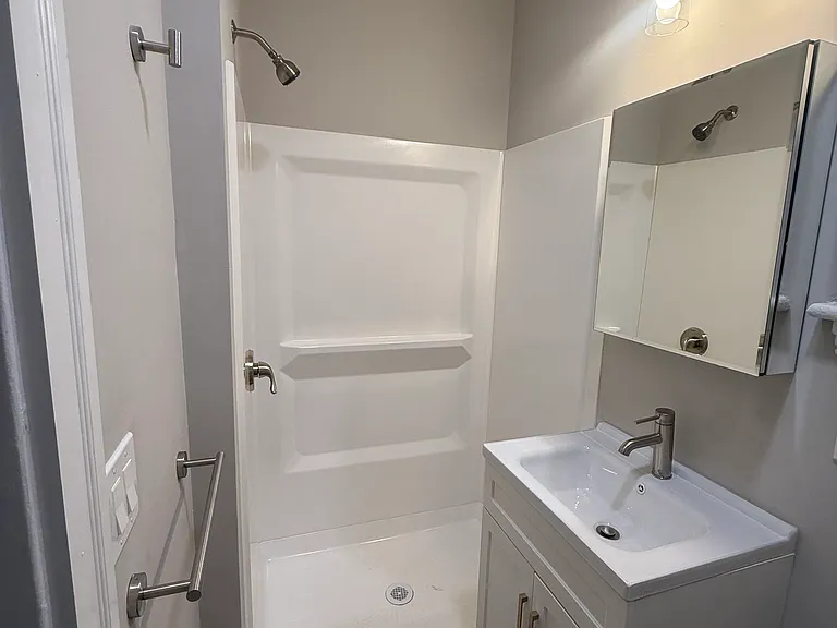 42 Walnut St #2 — Photo 8