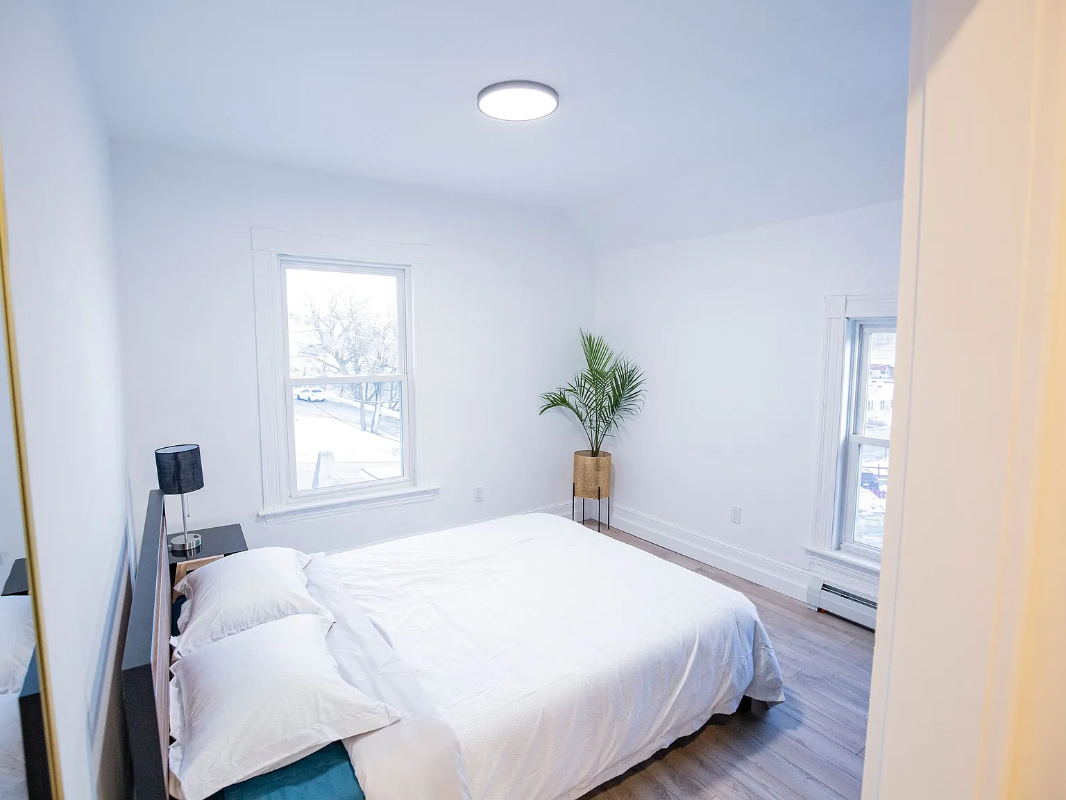 2 bed, 1.0 bath, 800 sqft, $2,200 — Photo 4