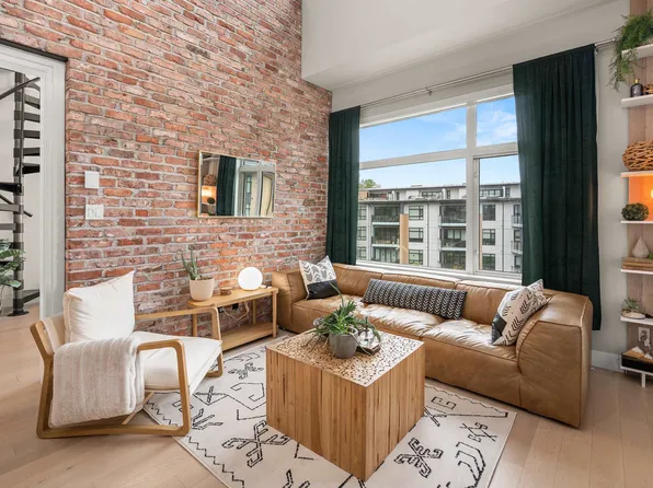 262 Salter St #414, New Westminster, BC V3M 0J6