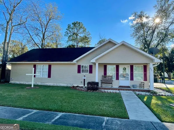 401 Bolton St, Glennville, GA 30427