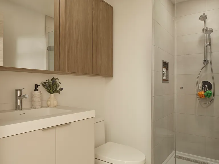 485 Perth Ave — Photo 20