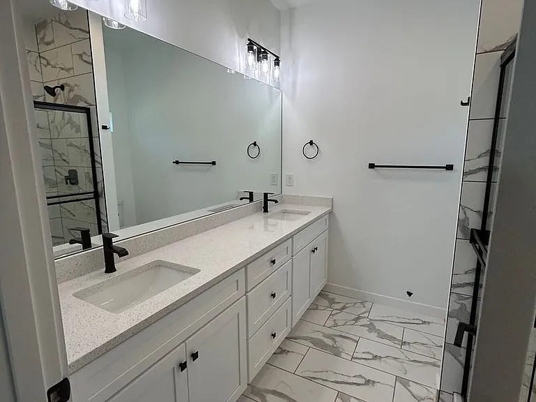 1112 Bismarck Rd — Photo 2