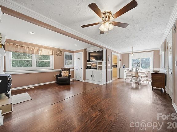 5th image of 621 Wildlife Lake Rd