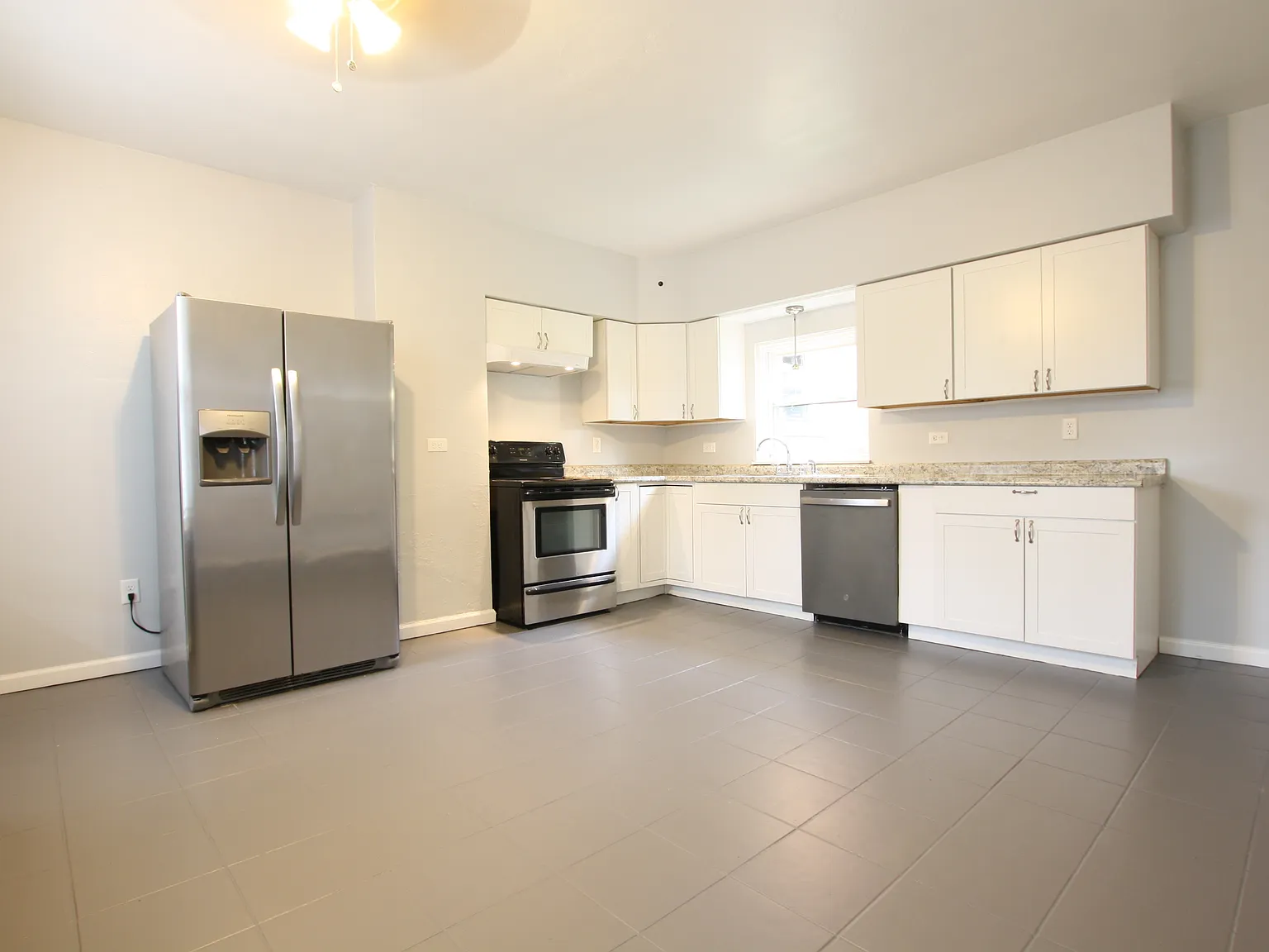 2 bed, 1088 sqft, $1,350 — Photo 1