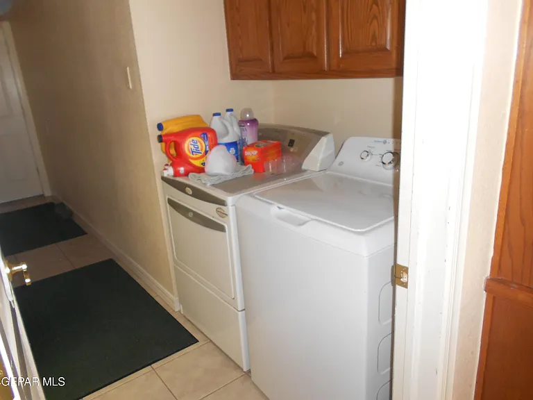 1201 Brown Ridge Pl — Photo 43