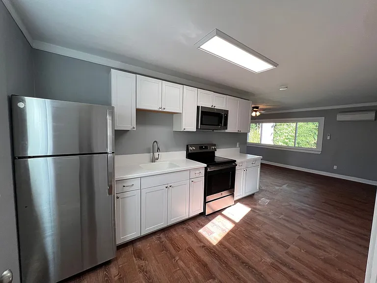 190 Rogers Rd — Photo 2