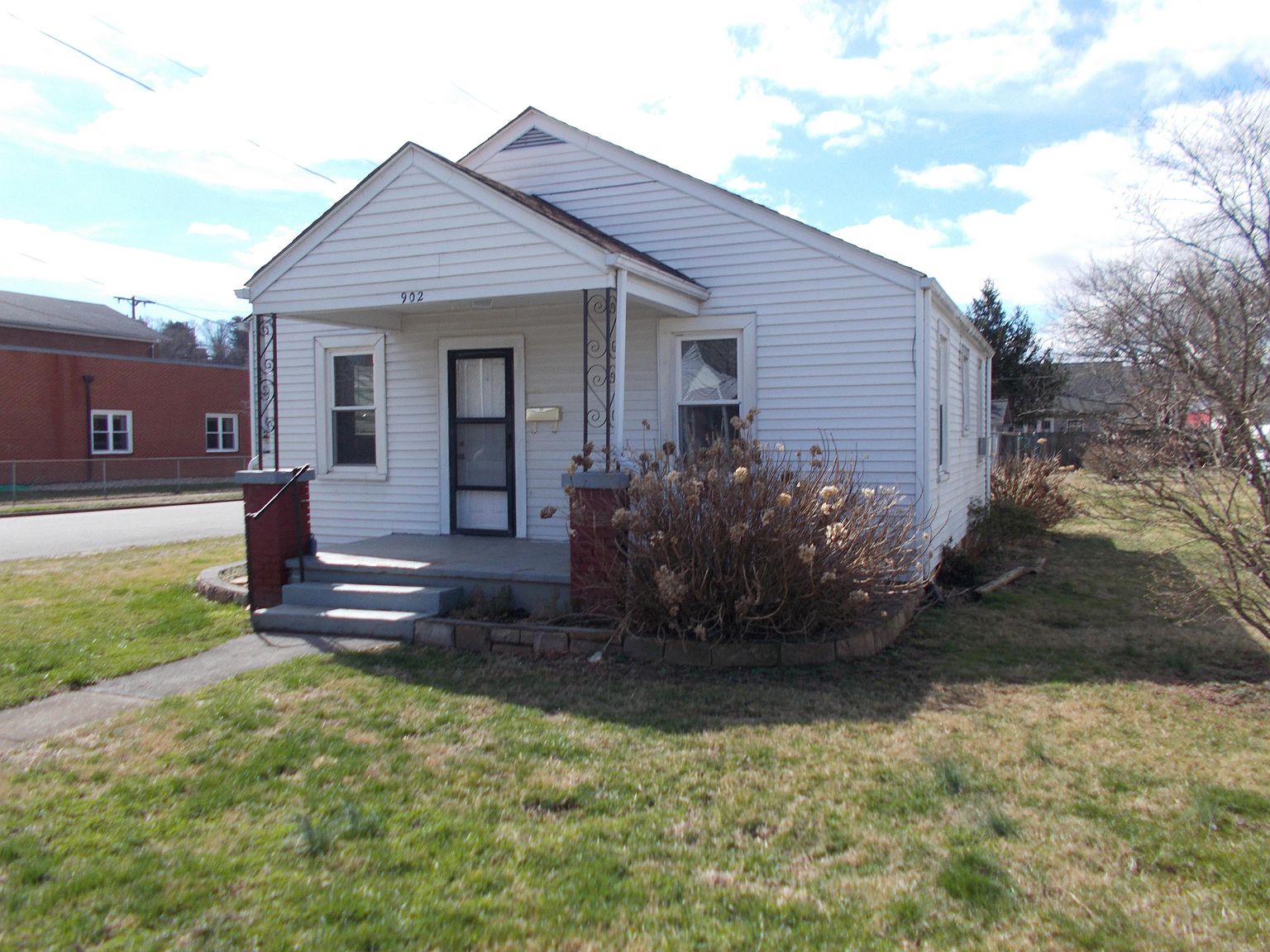 902 Front Ave, Salem, VA 24153 Zillow