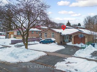 61 Bloomington Cres, Toronto, ON M3N 1R2