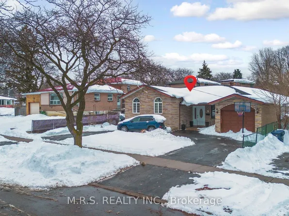 61 Bloomington Cres, Toronto, ON M3N 1R2