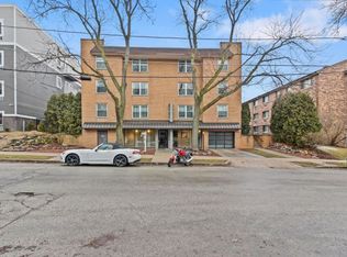 2121 N Cambridge Ave, Milwaukee, WI 53202