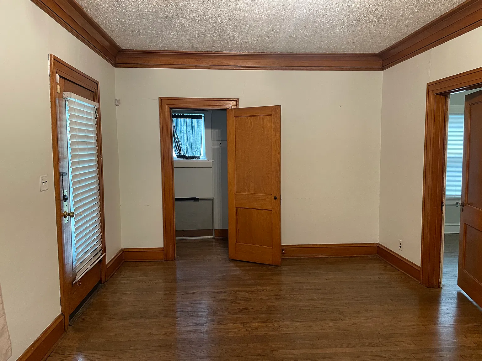 5707 Tracy Ave — Photo 4