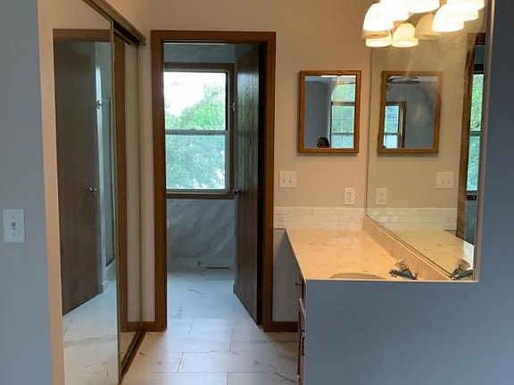 2nd image of 243 Williamsburg Ct