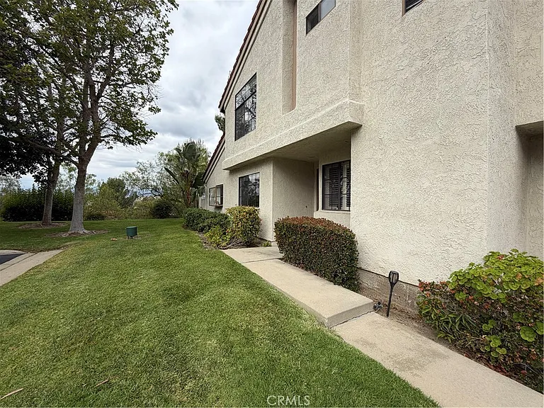 22966 Estoril Dr — Photo 1