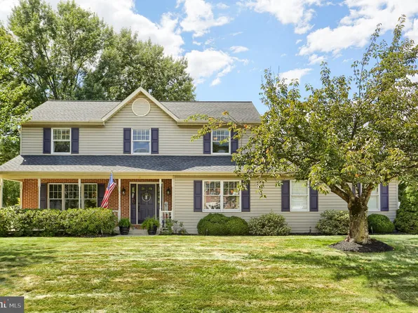 5 Surrey Ln, Mechanicsburg, PA 17050