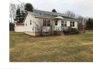 69 Bradford Ln, China, ME 04358