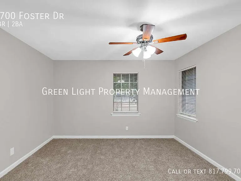1700 Foster Dr — Photo 9