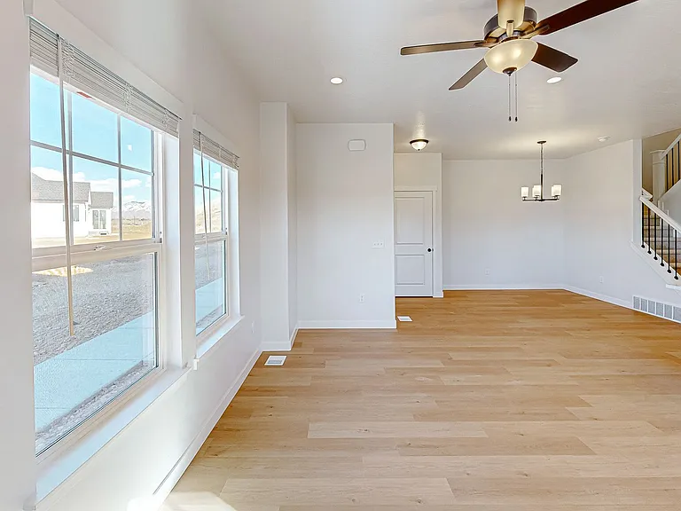 318 W 2280 S — Photo 12